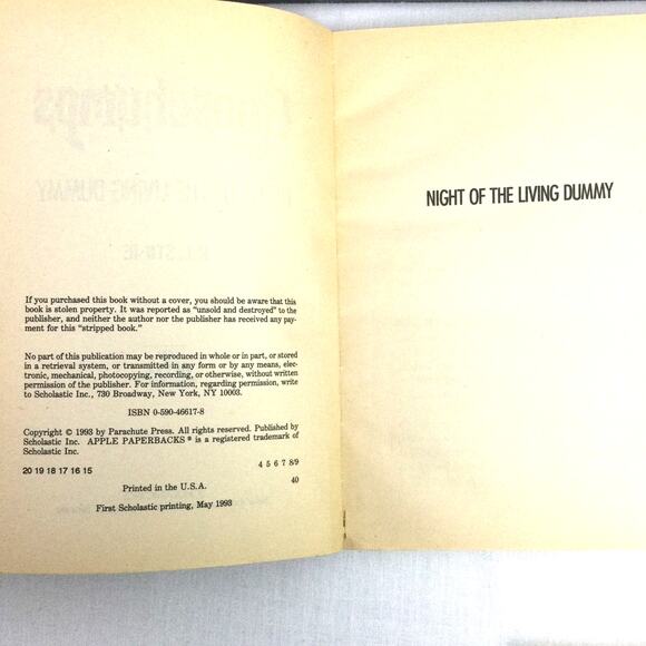 Goosebumps R.L. Stine Let's Get Invisible Vintage Paperback 8 Book Bundle - Picture 16 of 16